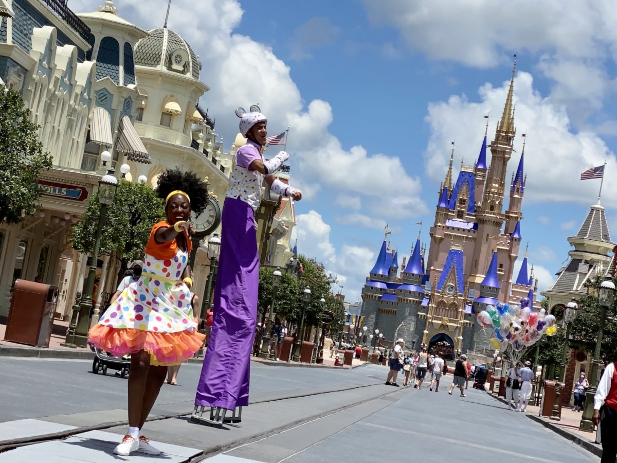 Magic Kingdom 7192020 goofy cavalcade dancers Cinderella castle feature image