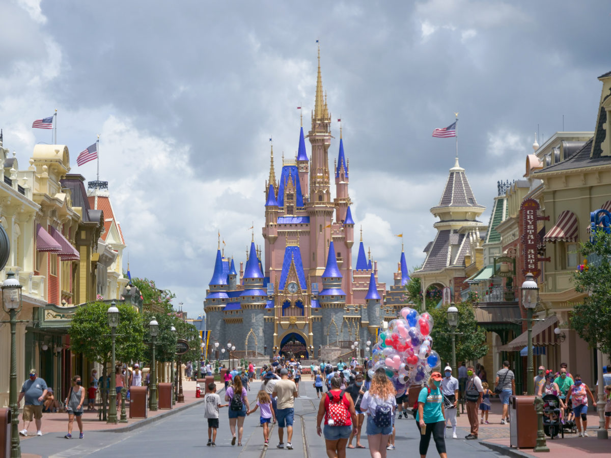 Photo Report Magic Kingdom 7 25 Large Crowds And Long Lines Characters Galore New Merchandise And More Wdw News Today