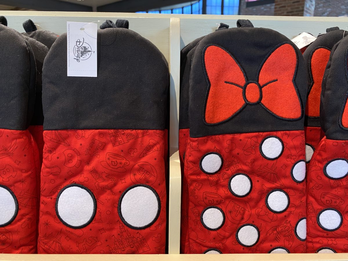 Mickey and Minnie oven mitt redesign park icons
