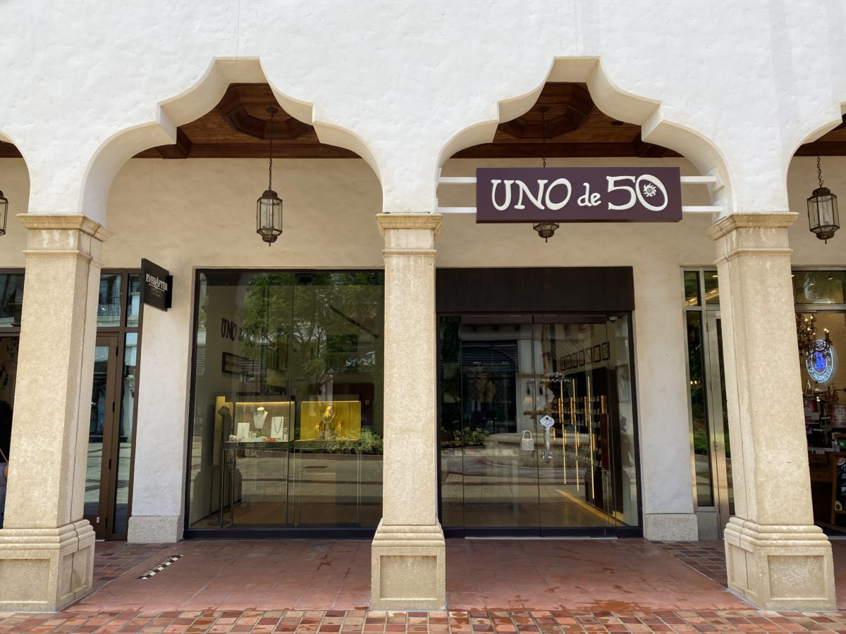 Uno de 50 closed Disney springs 7212020