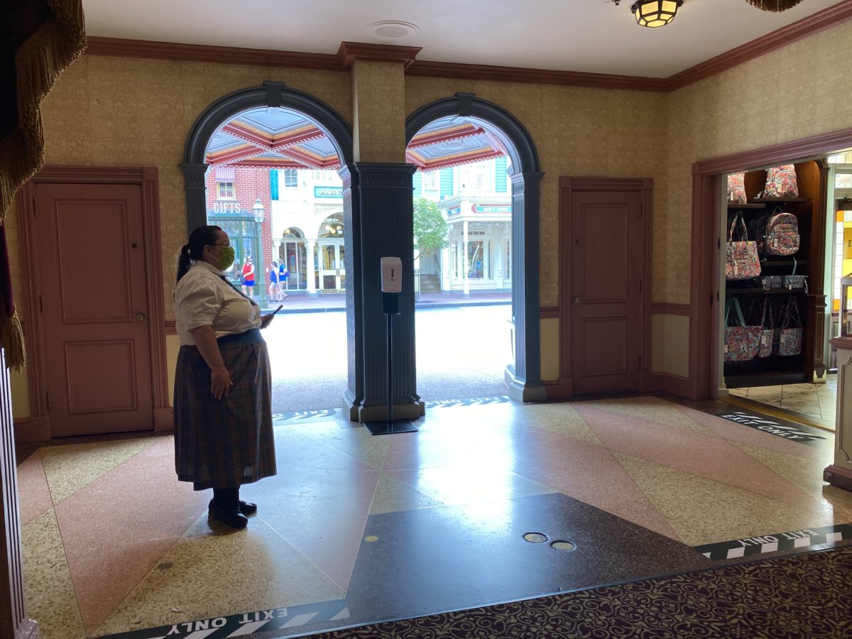 uptown jewelers in magic kingdom park at walt disney world