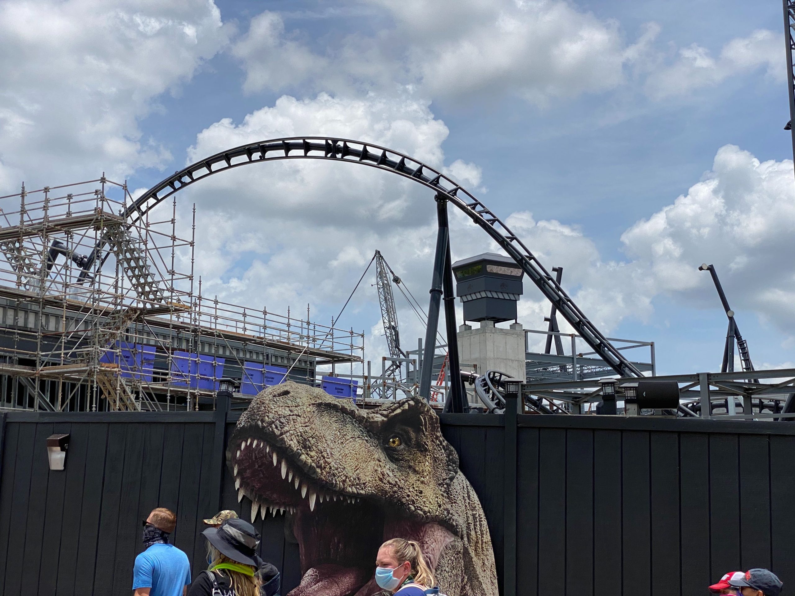 wdwnt.com - PHOTOS, VIDEO: Construction on Show Building and Rock Work Continues for 'Velocicoaster' In Jurassic Park at Universal's Islands of Adventure