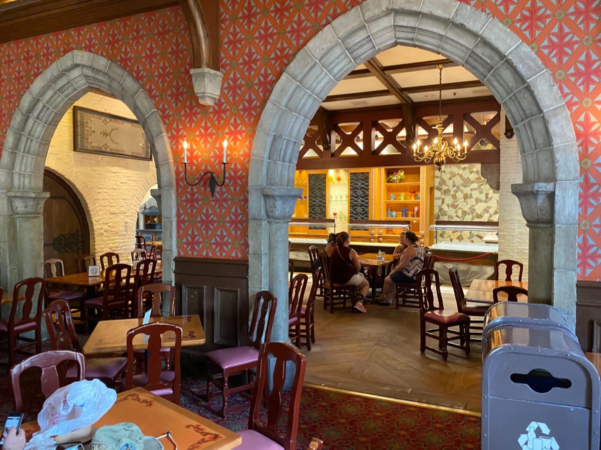 akershus royal banquet hall face mask relaxation station norway epcot 8
