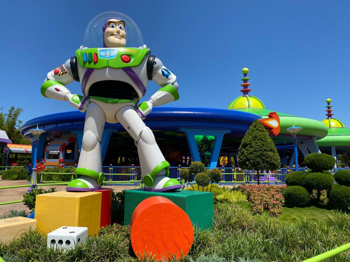 disney swirling saucers