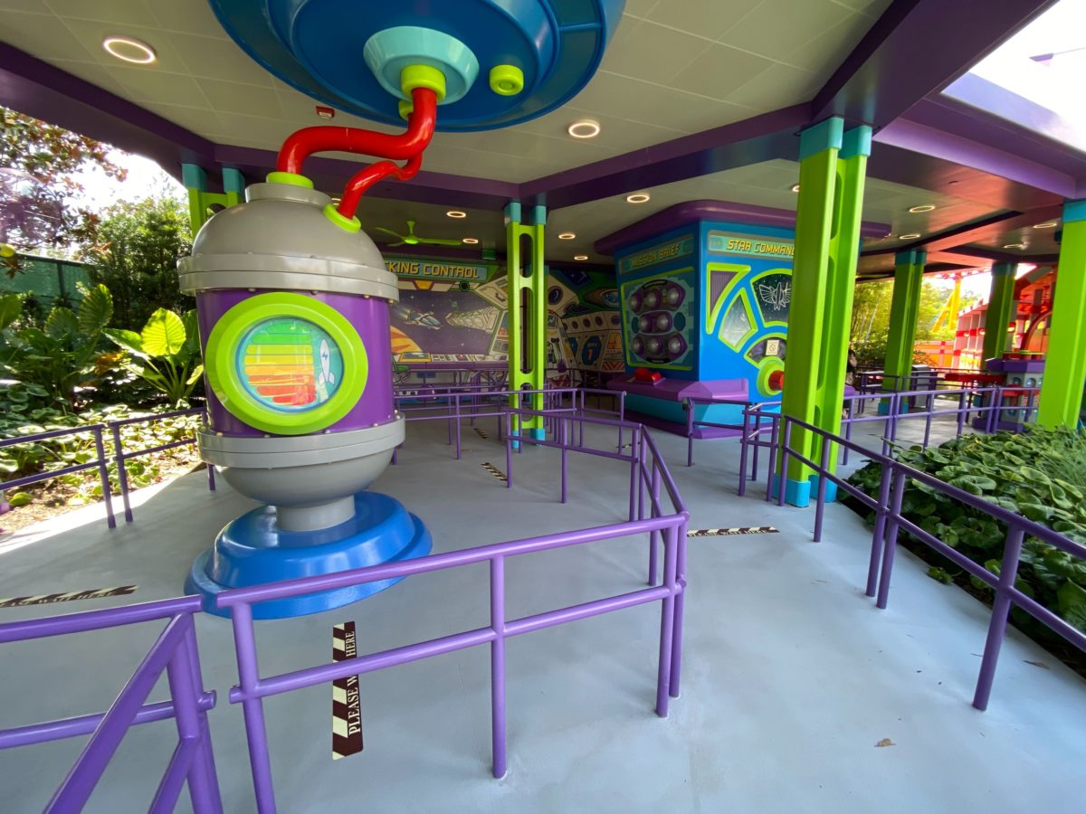 disney swirling saucers