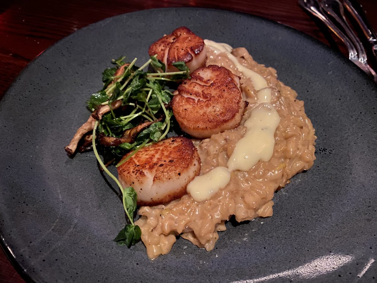 Review A Socially Distanced Dinner At Be Our Guest Restaurant In The Magic Kingdom Plus An Unexpected Appearance From The Beast Wdw News Today