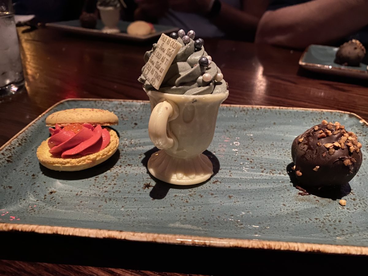 Review A Socially Distanced Dinner At Be Our Guest Restaurant In The Magic Kingdom Plus An Unexpected Appearance From The Beast Wdw News Today