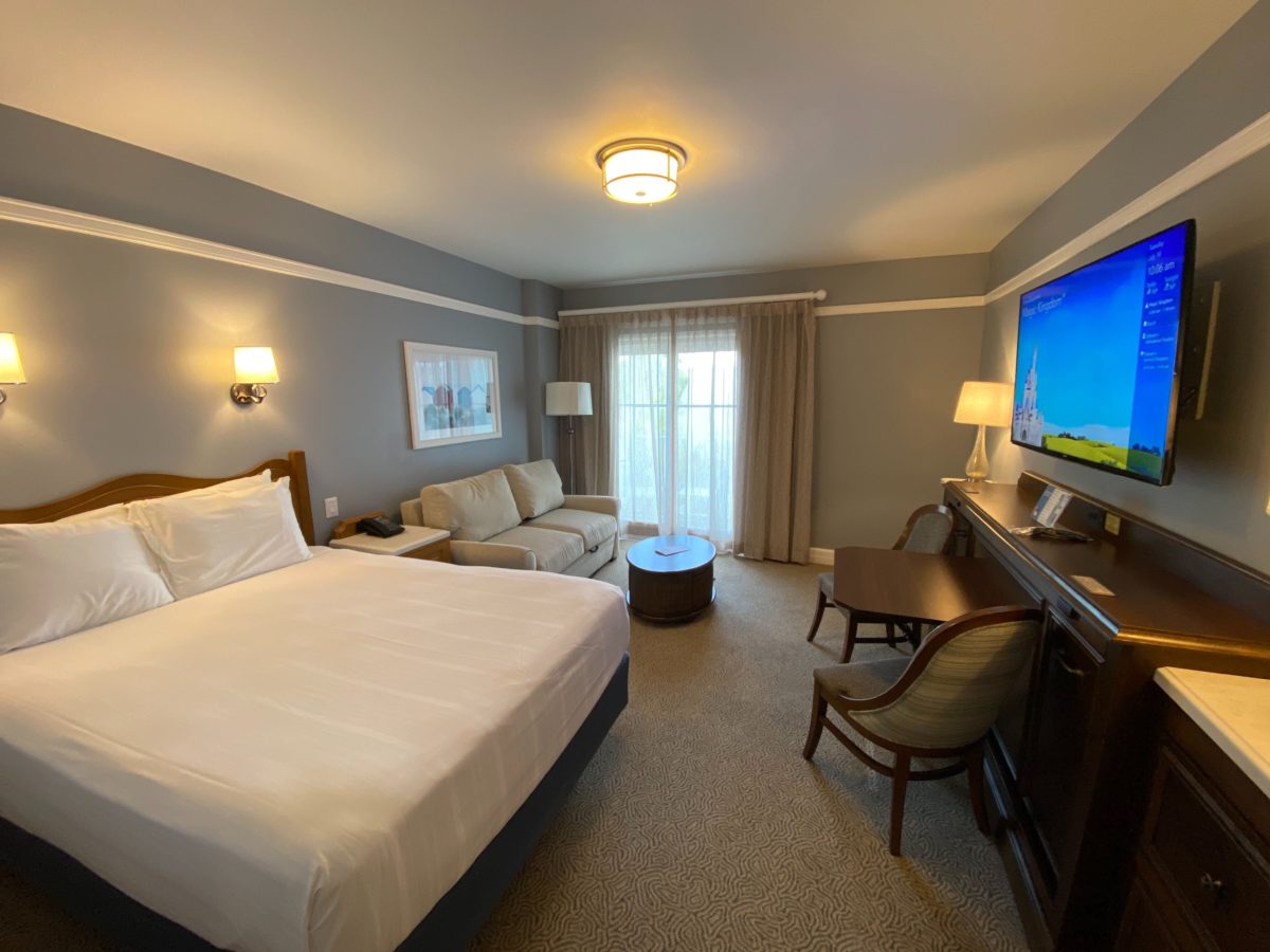 PHOTOS: Tour a Deluxe Studio Villa Room at the Newly-Reopened Disney's  Beach Club Villas - WDW News Today