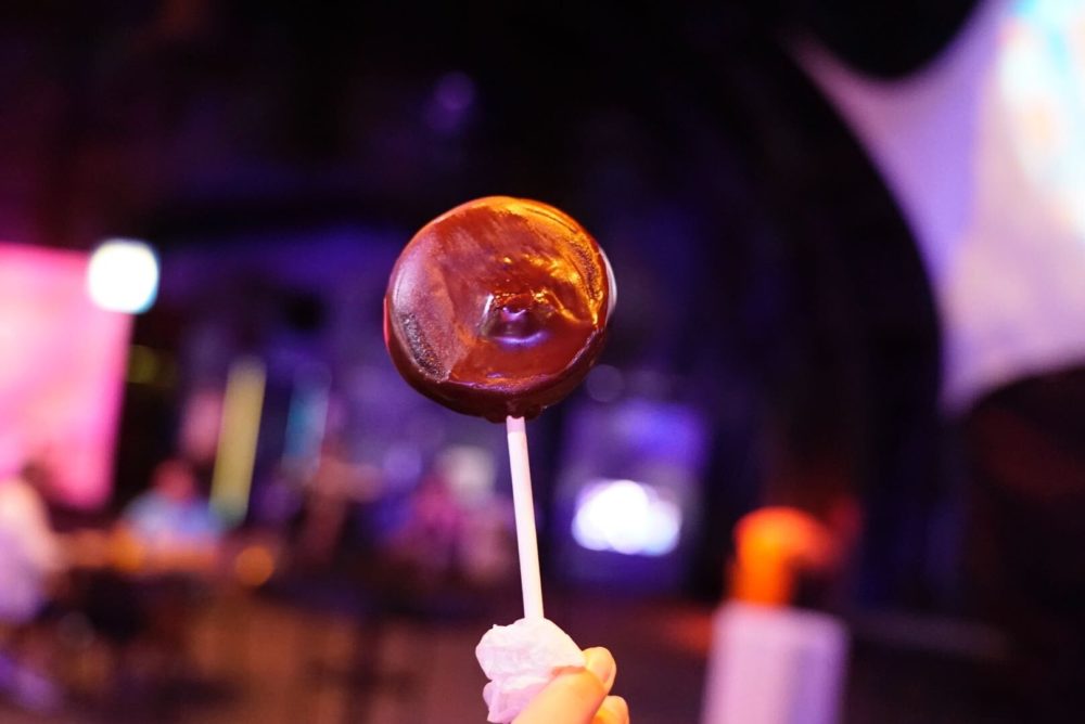 desserts and champagne booth fw epcot cake pops