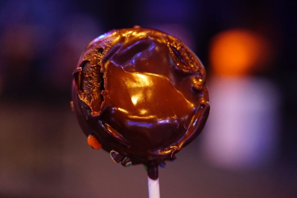 desserts and champagne booth fw epcot cake pops