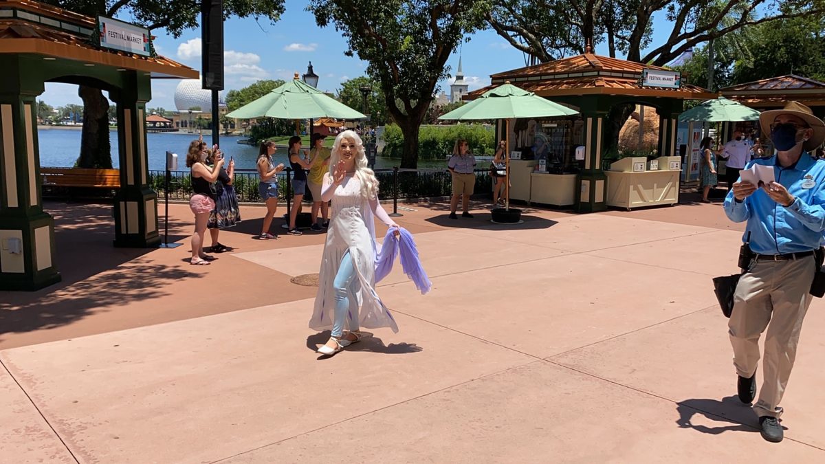 frozen promenade anna elsa