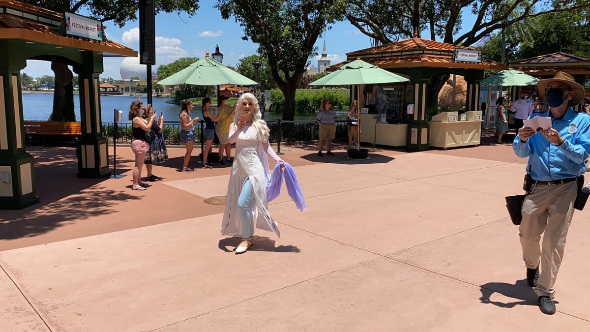 frozen promenade anna elsa