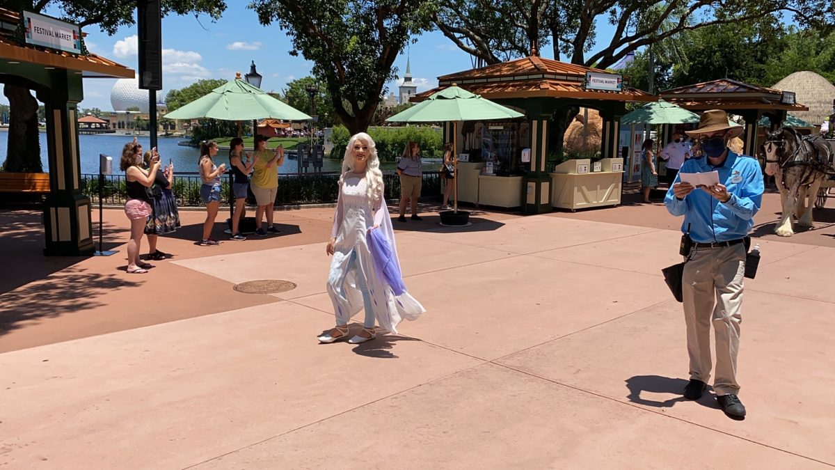 frozen promenade anna elsa