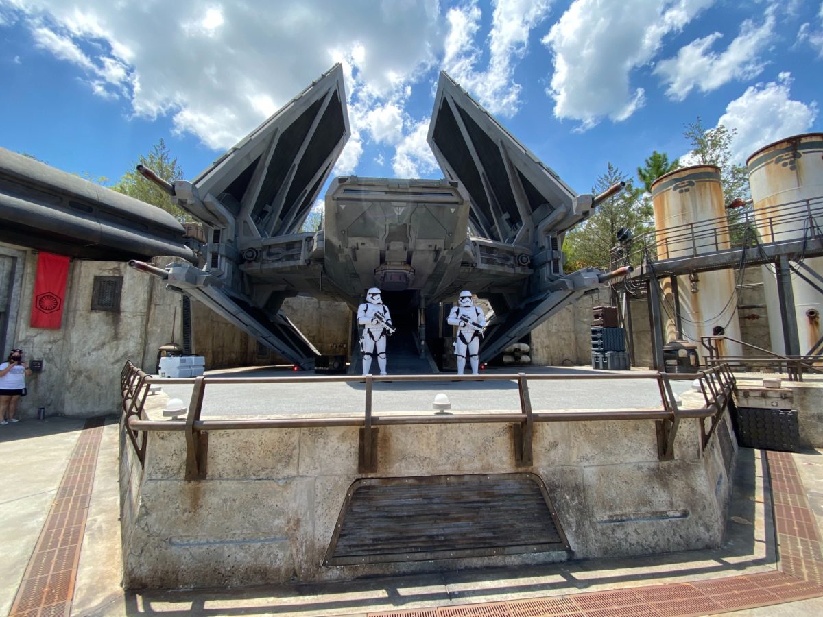 stormtroopers galaxy's edge