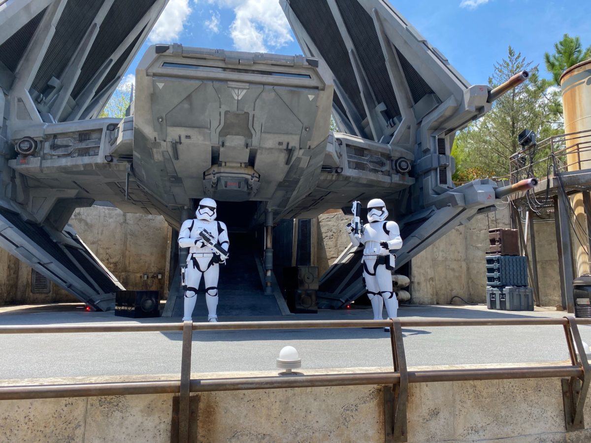 stormtroopers galaxy's edge