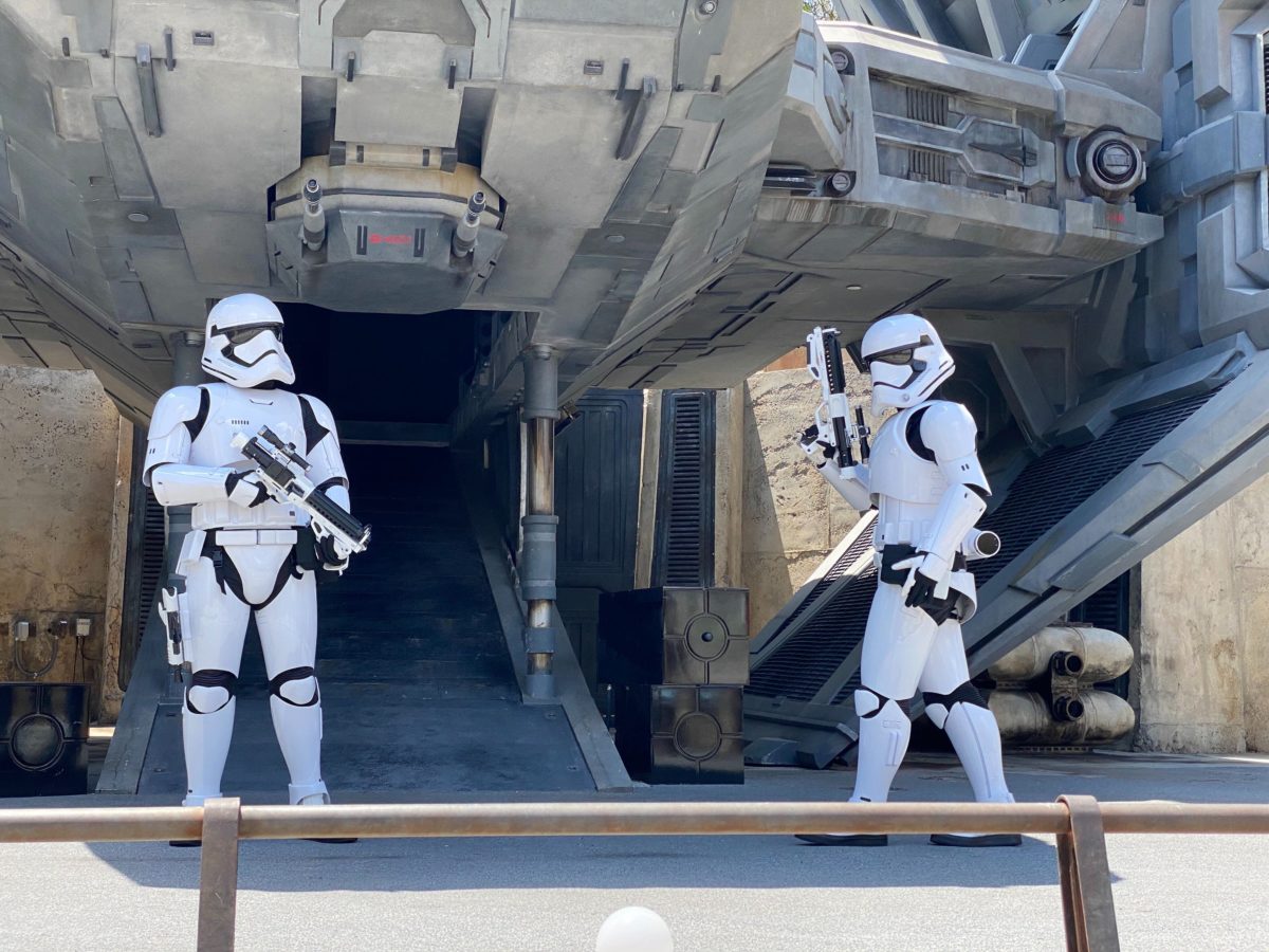 stormtroopers galaxy's edge