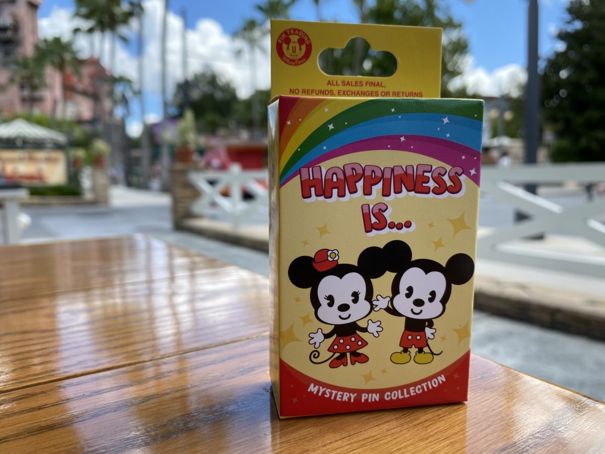 happiness is blind pin set disneys hollywood studios 3