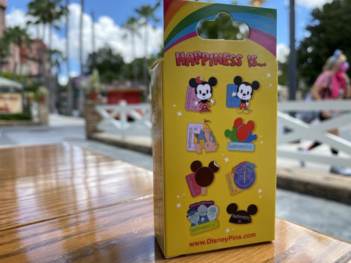 happiness is blind pin set disneys hollywood studios 4