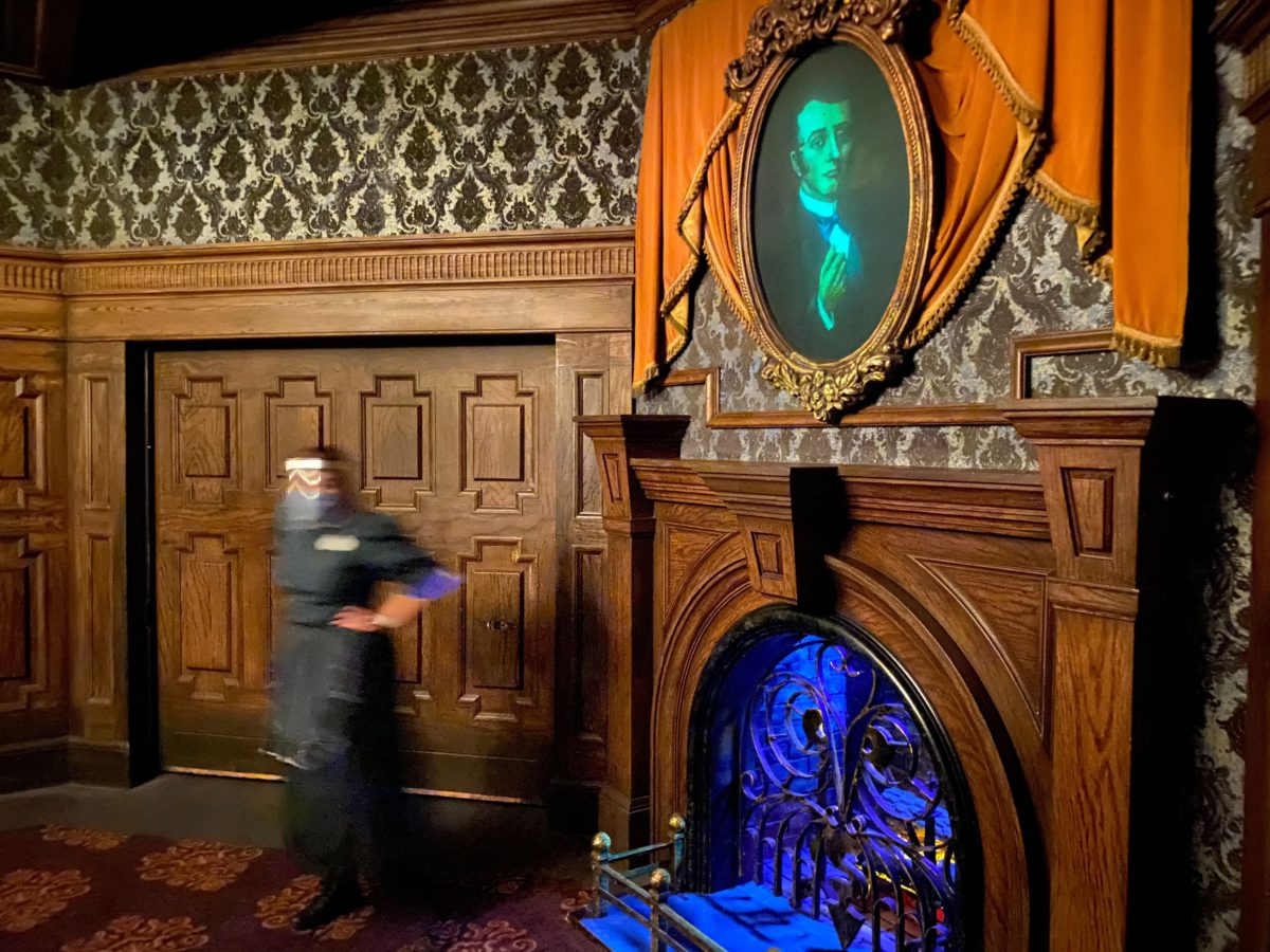 haunted mansion reopening stretching room july 7 15