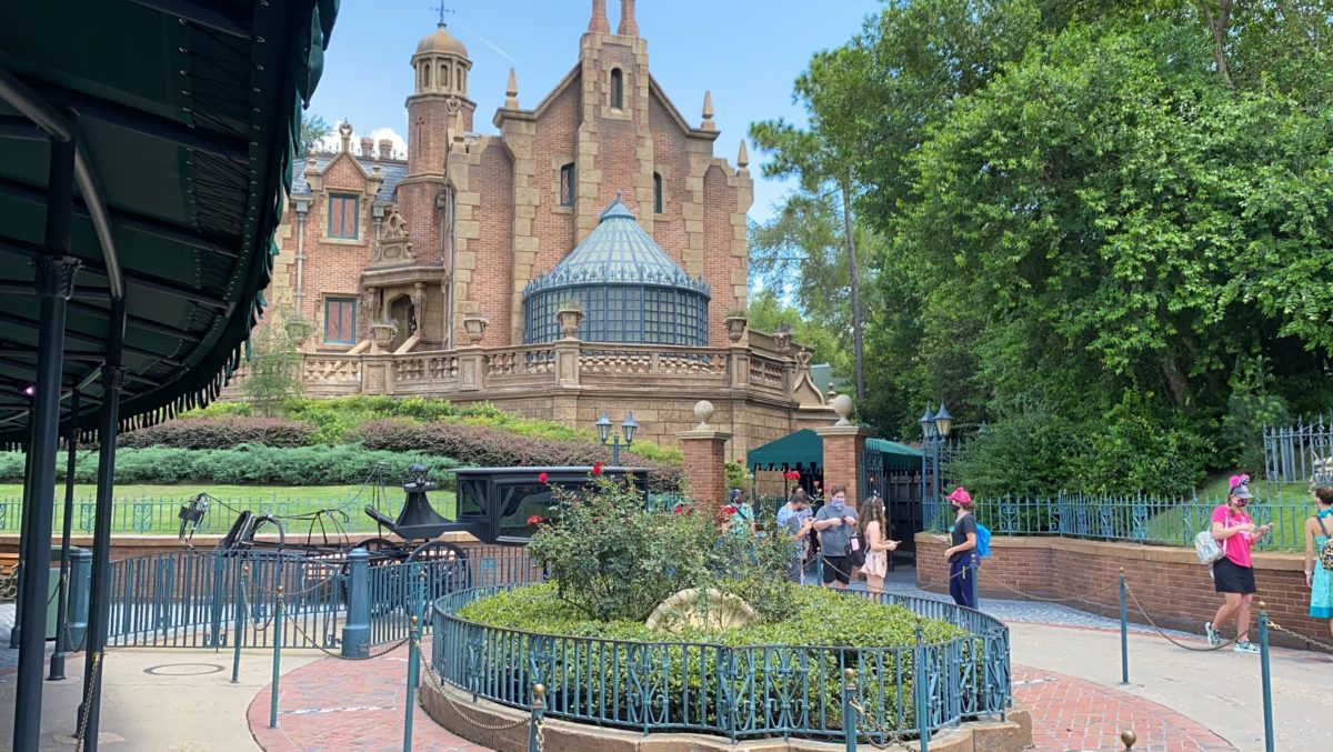 haunted mansion reopening stretching room july 7 5