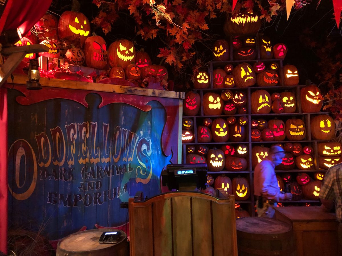 PHOTOS, VIDEO The Halloween Horror Nights Tribute Store Opens at