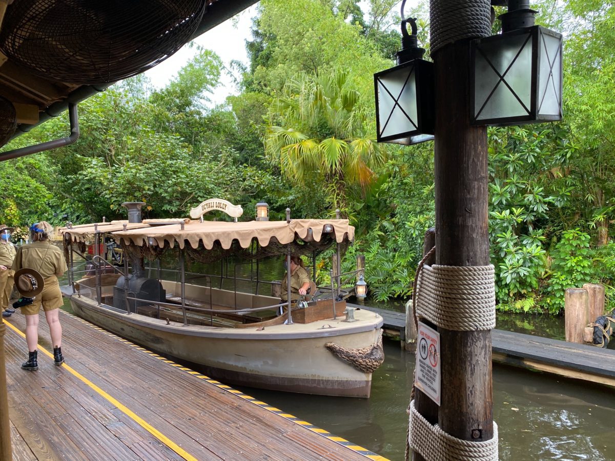 is disney jungle cruise on a track