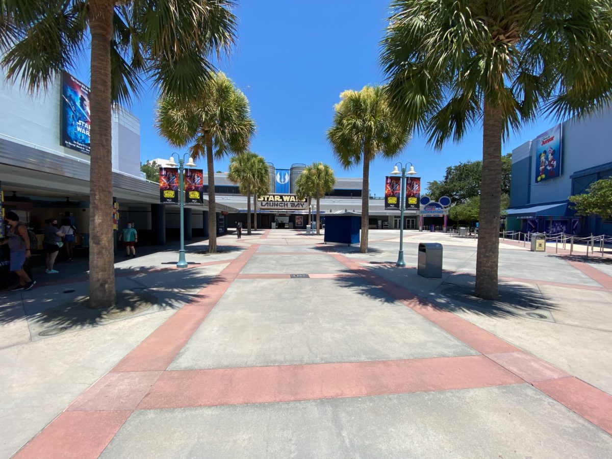 launch bay relaxation station hollywood studios