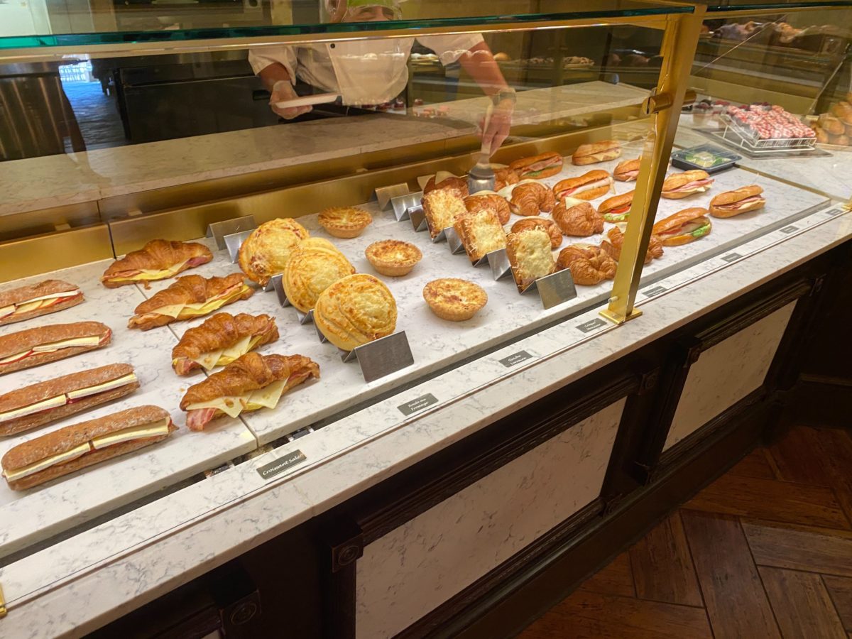 les halles boulangerie france reopen 30