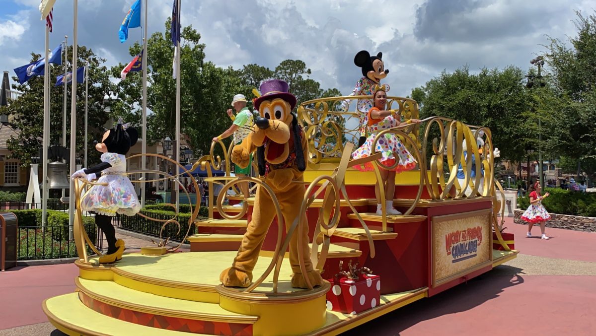 mickey and friends cavalcade