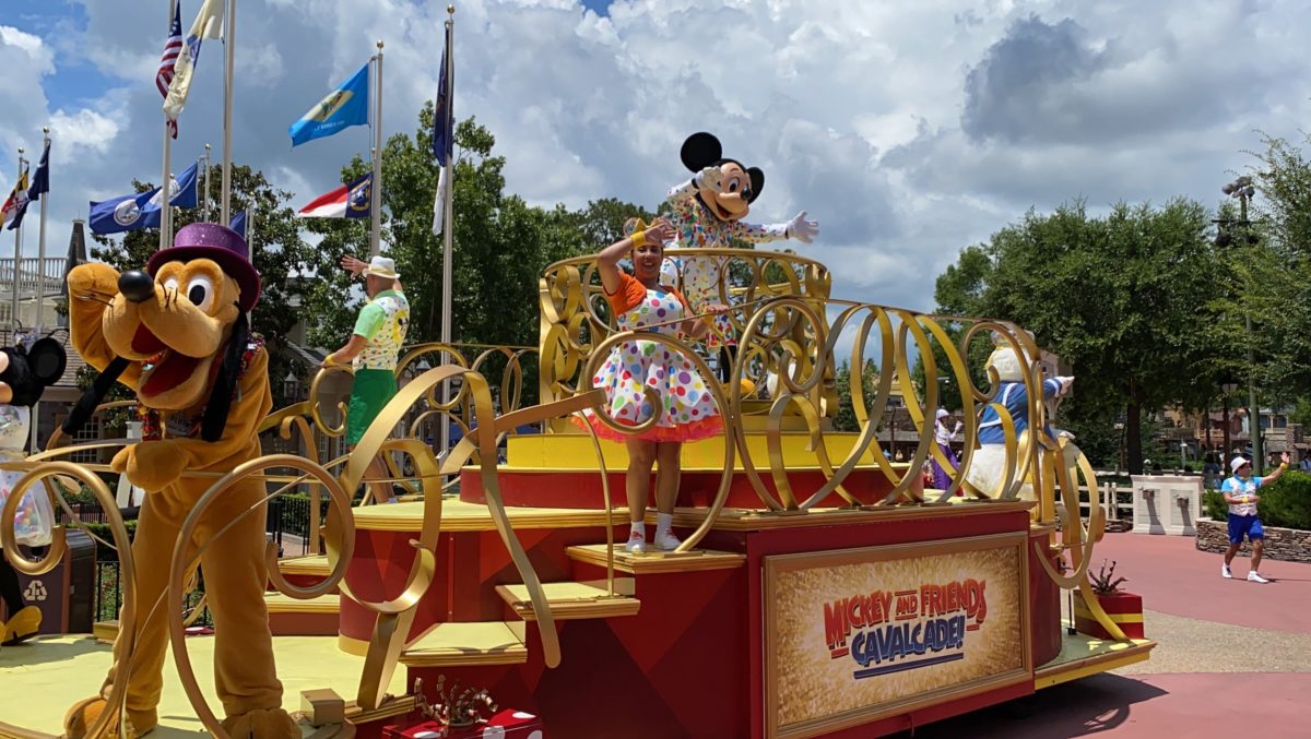 mickey and friends cavalcade