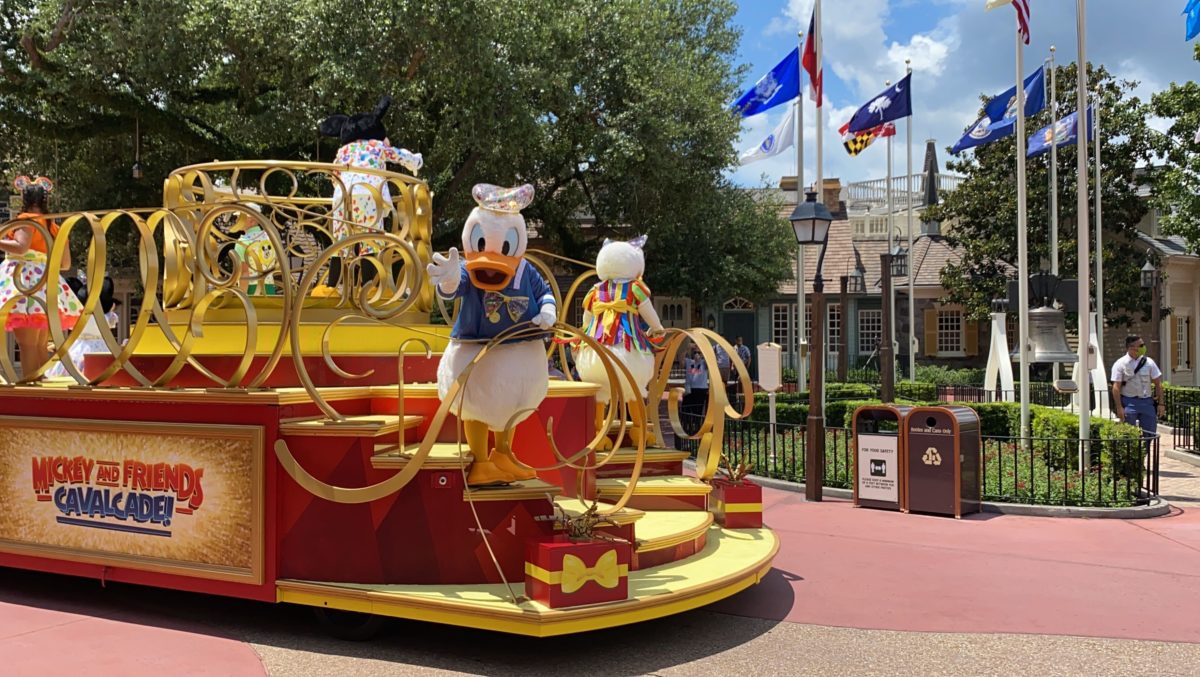 mickey and friends cavalcade