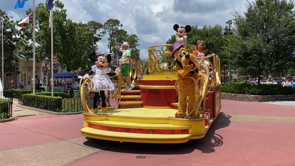 mickey and friends cavalcade