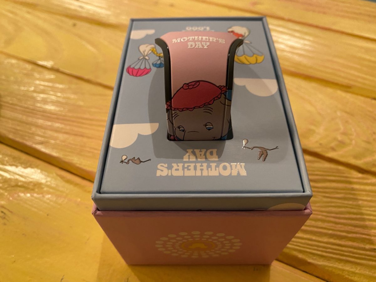 mothers day 2020 limited edition magicband mrs. jumbo dumbo discovery trading company disneys animal kingdom 2