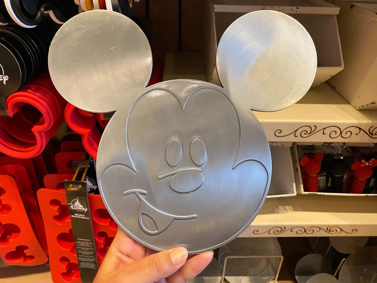 PHOTOS: New Mousewares Collection Wine Stoppers, Mickey Trivet