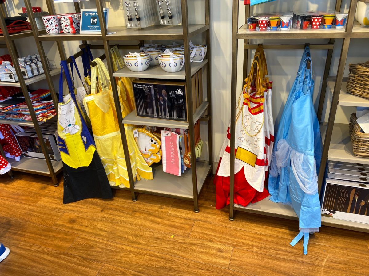 Disney Parks Mousewares Pluto Kitchen Towel Set New with Tags 