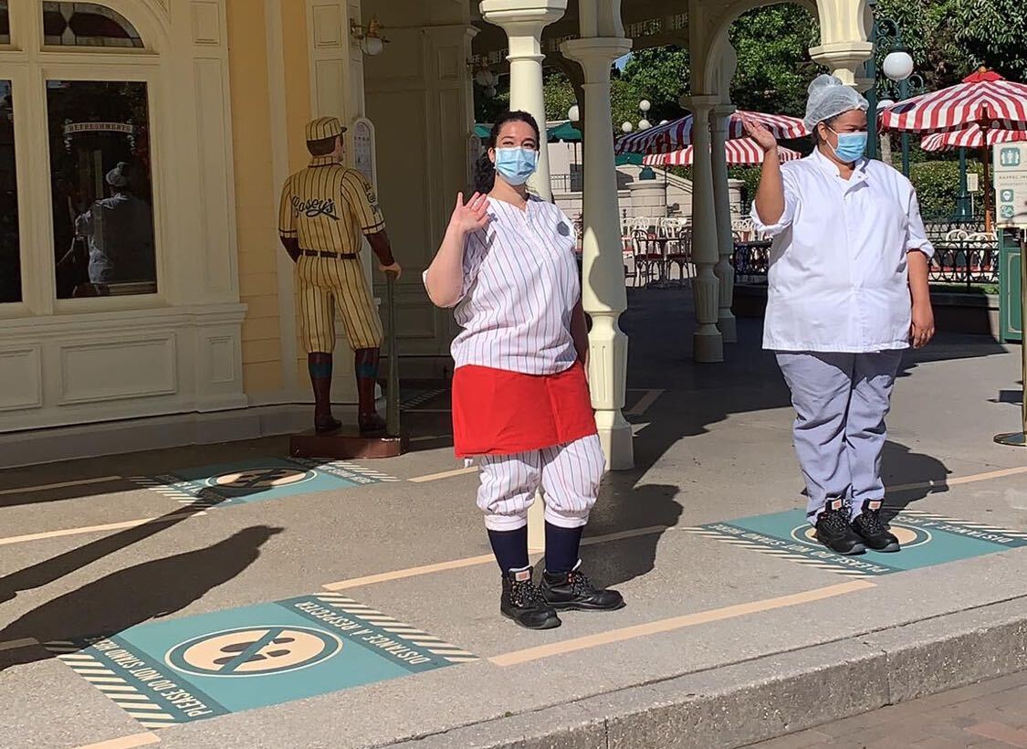 masks at disneyland paris