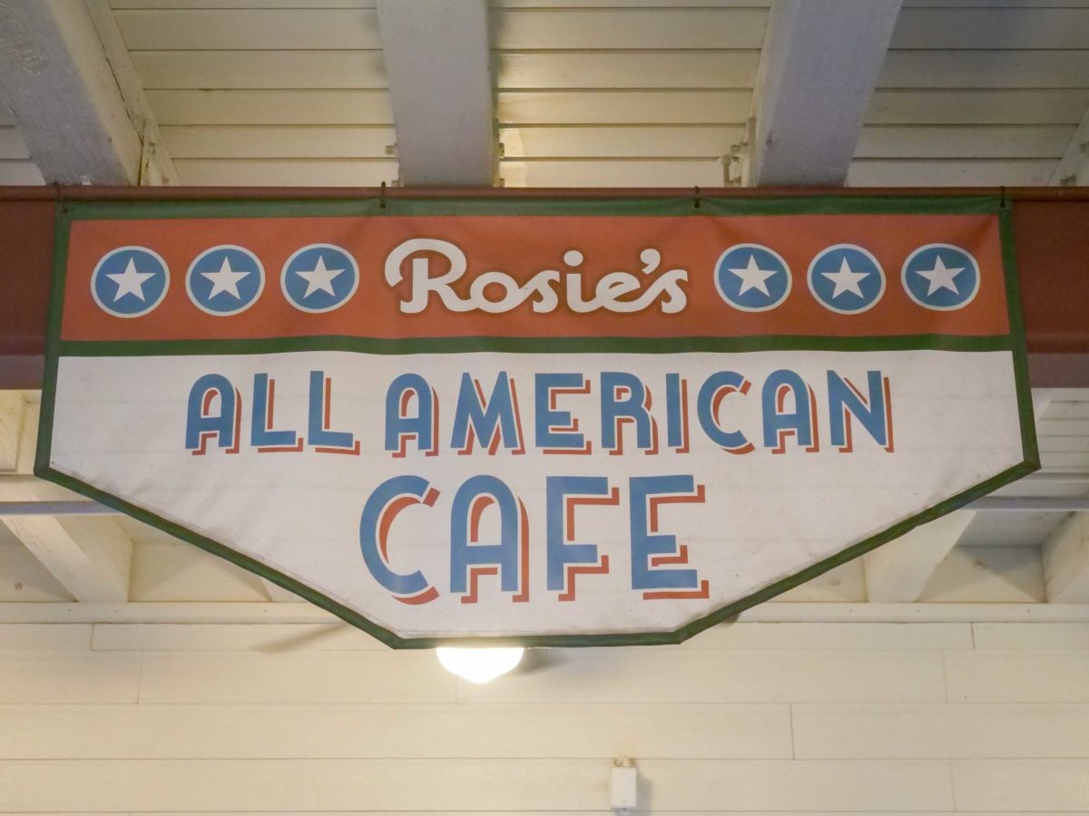 Sunset Ranch Market Et Rosie'S All American Cafe