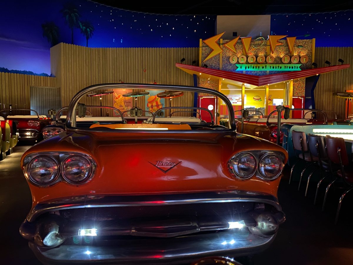 PHOTOS: Sci-Fi Dine-In Theater Restaurant Reopens with Closed Cars and