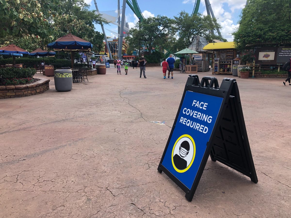 social distancing face mask sign signage islands of adventure 10