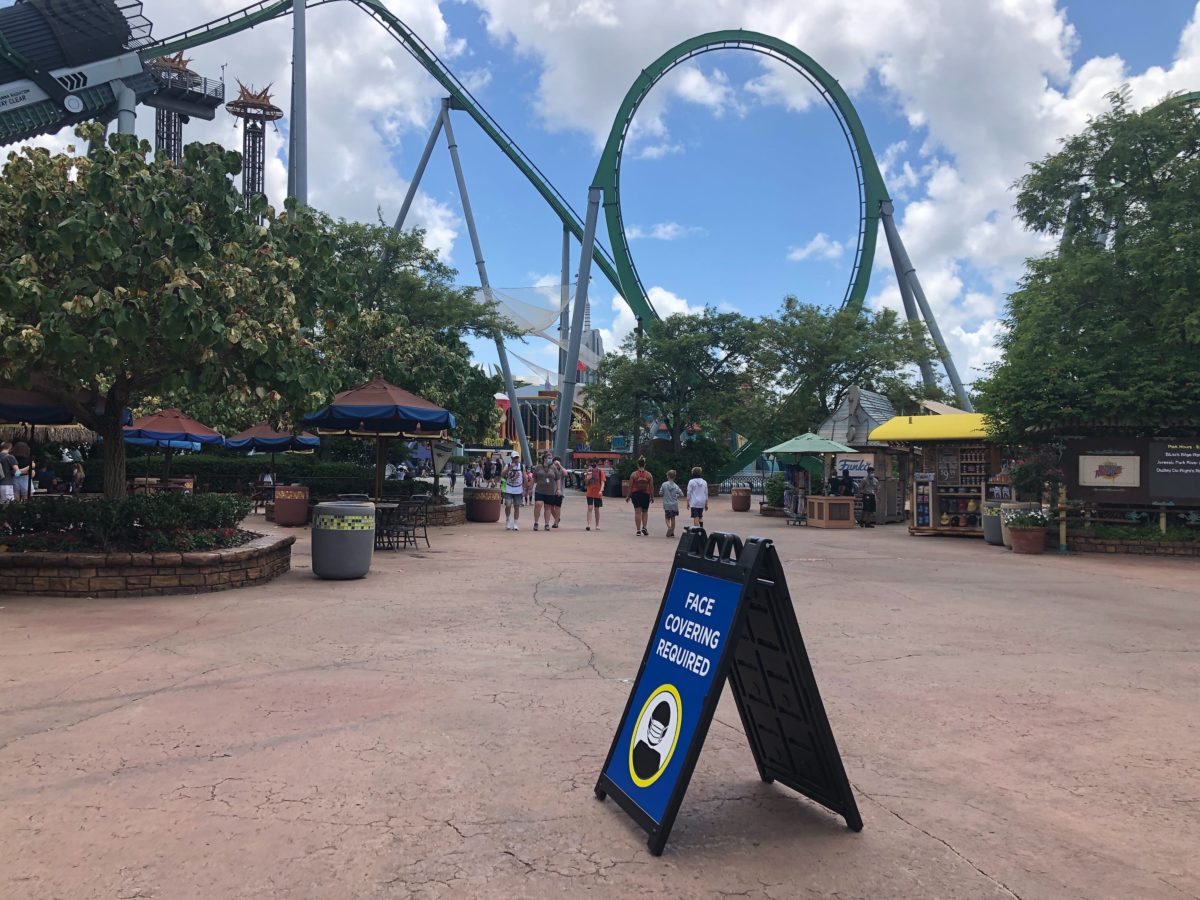 social distancing face mask sign signage islands of adventure 11