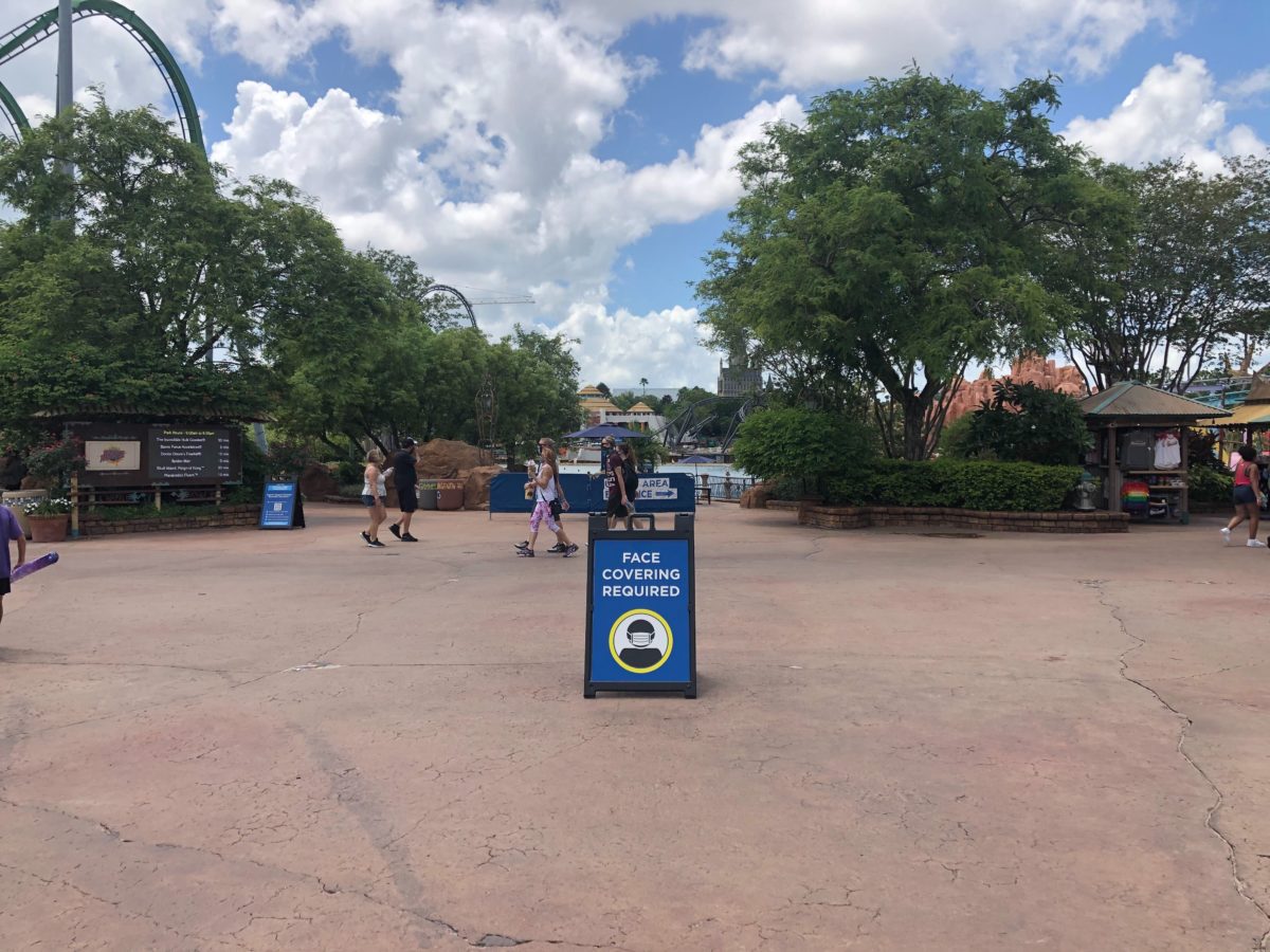 social distancing face mask sign signage islands of adventure 8