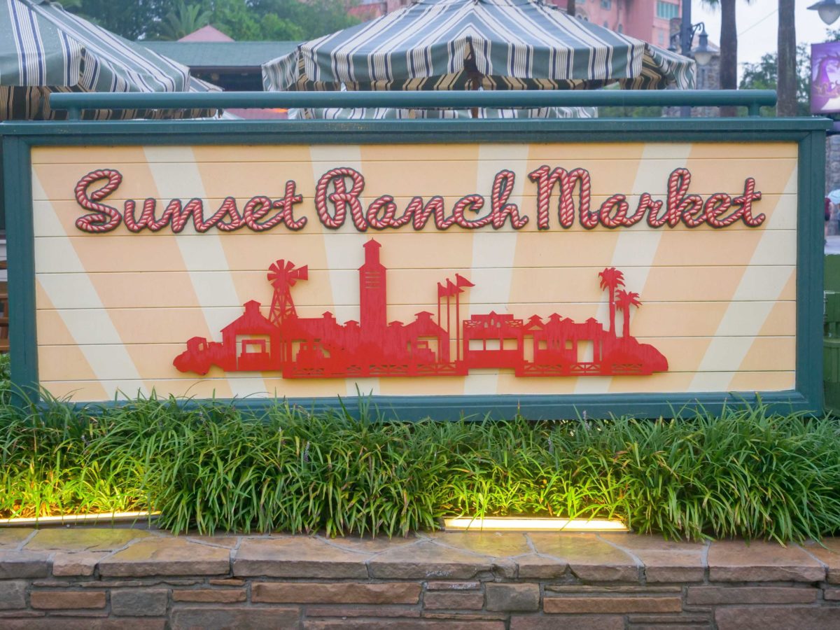 Sunset Ranch Market Et Rosie'S All American Cafe