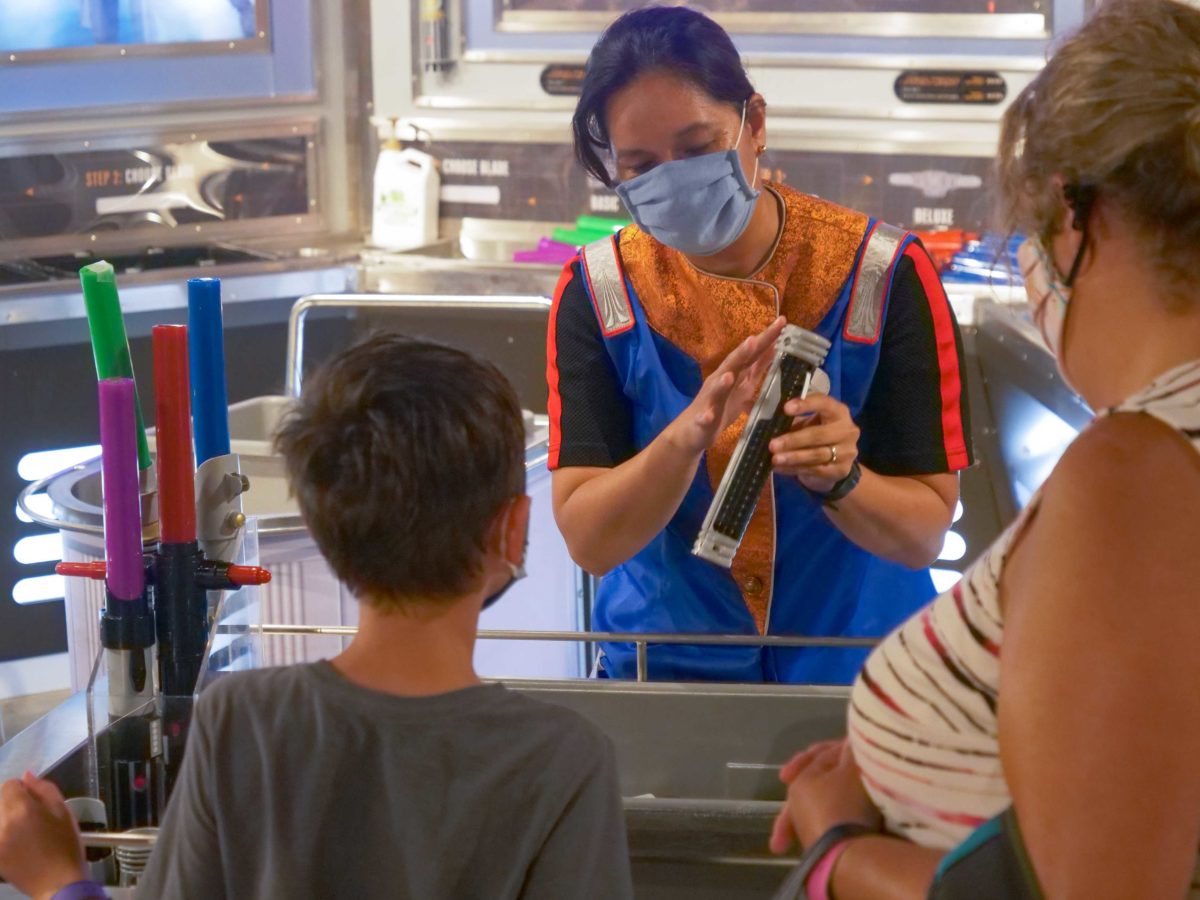 tatooine traders reopening lightsaber porg